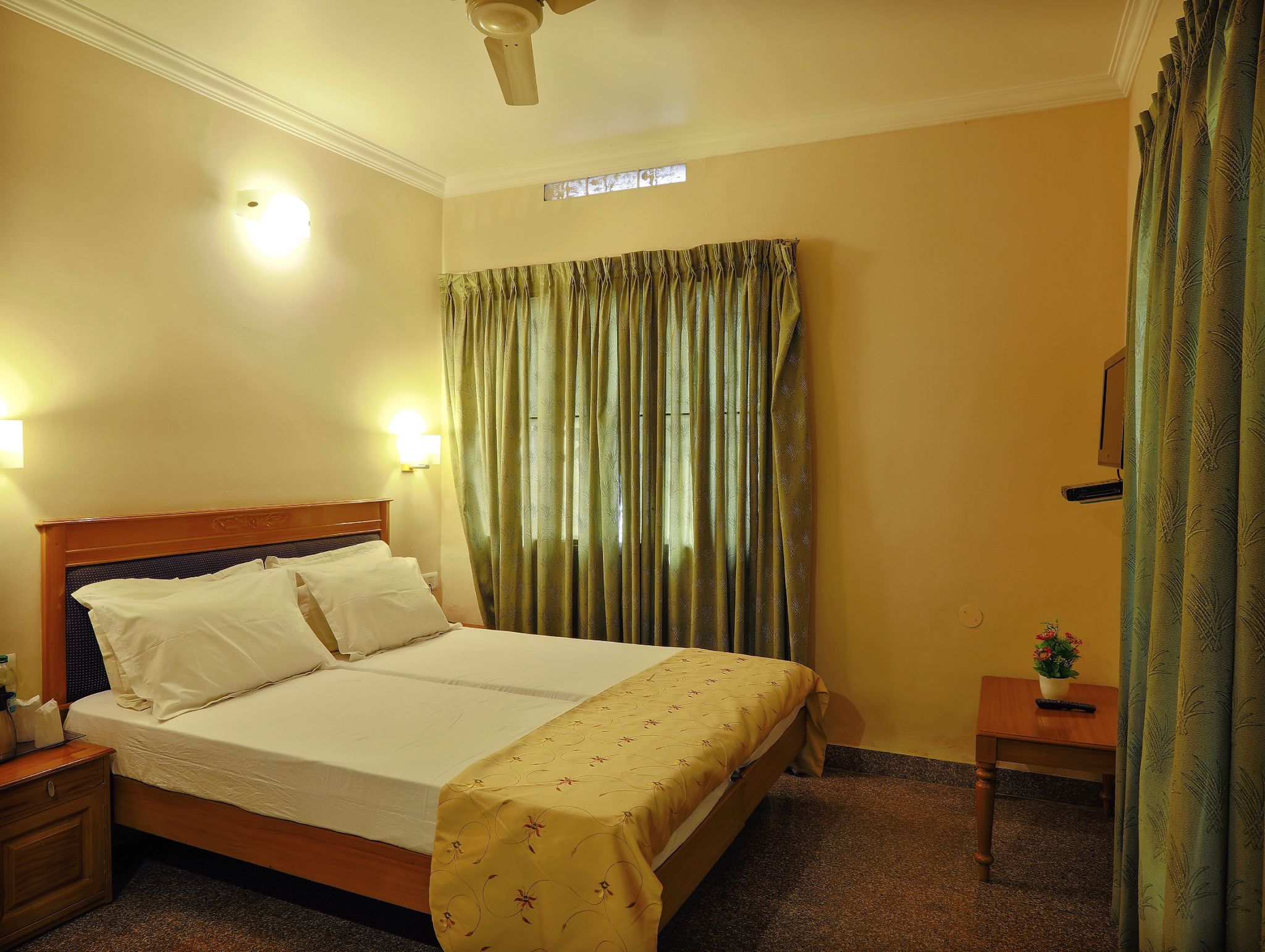 Hotel Excellency Annexe Standard Room Non AC 7