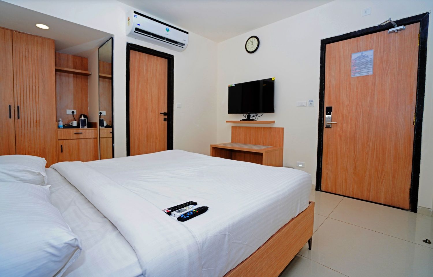 Deluxe King Bed