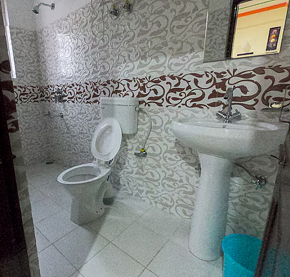 Hotel Yes Comfort Villa Super Deluxe Room With Balcony and Mountain View 8