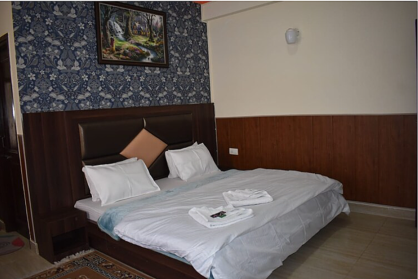 Hotel Yes Comfort Villa Super Deluxe Room With Balcony and Mountain View 4