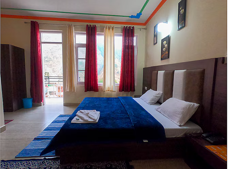 Hotel Yes Comfort Villa Super Deluxe Room With Balcony and Mountain View