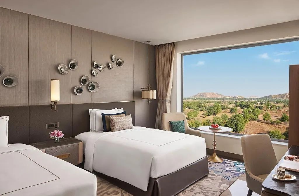 Luxury Room King Bed