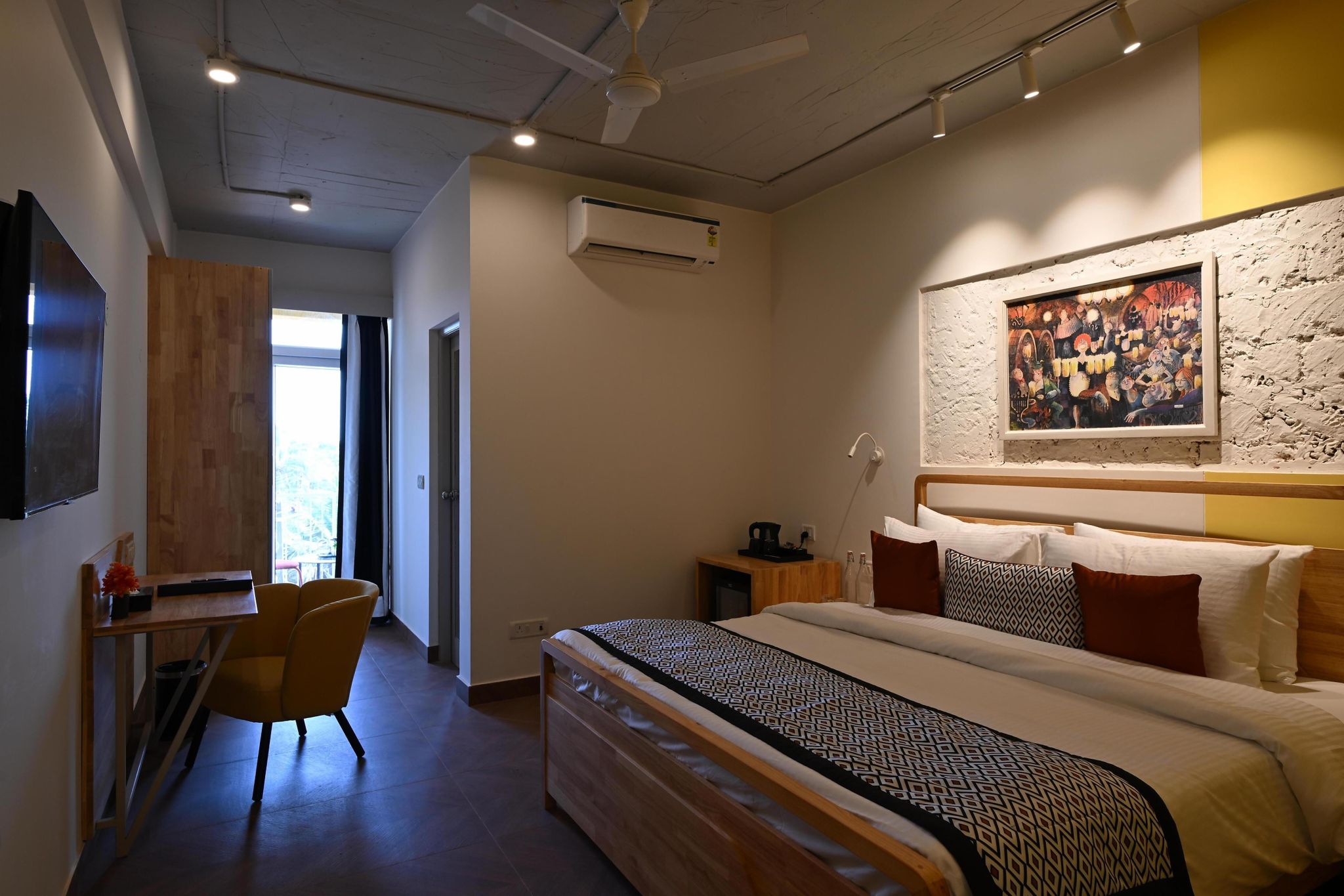 Bedzzz Xclusiv, Morjim By Leisure Hotels Standard Room 2