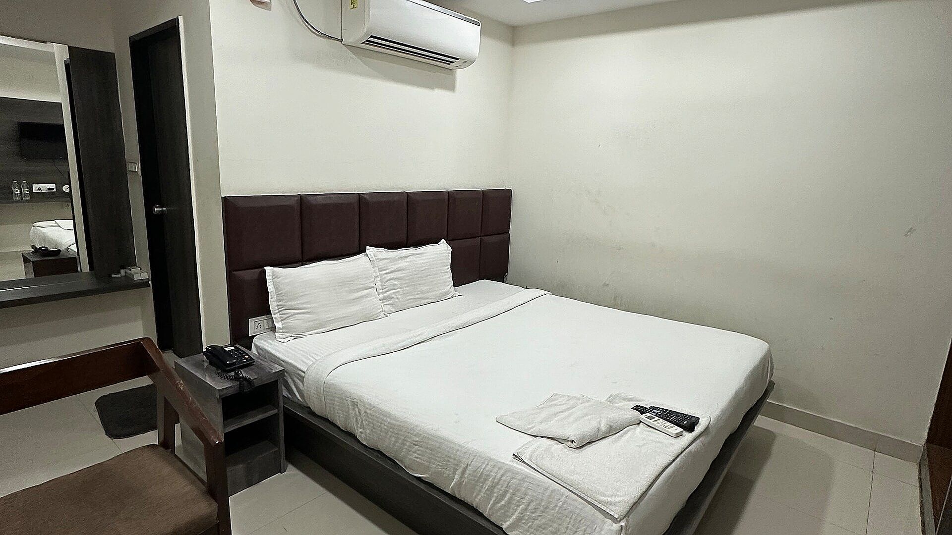 VR ASHOKA GRAND STANDARD ROOM 3