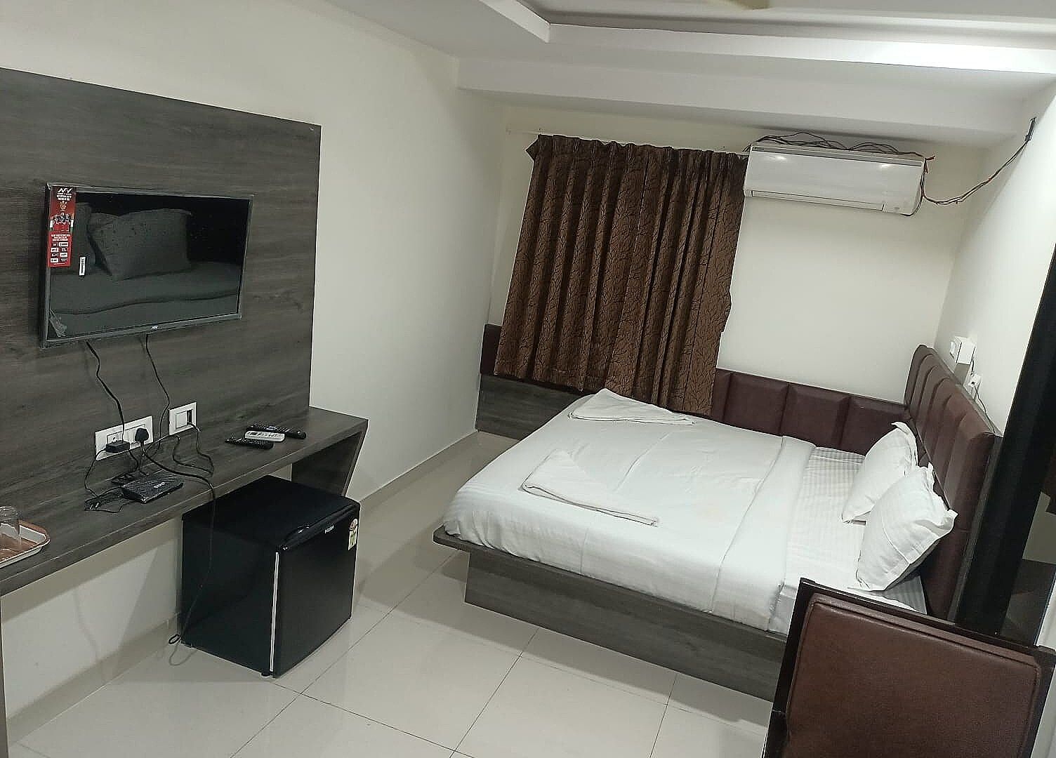 VR ASHOKA GRAND STANDARD ROOM 4