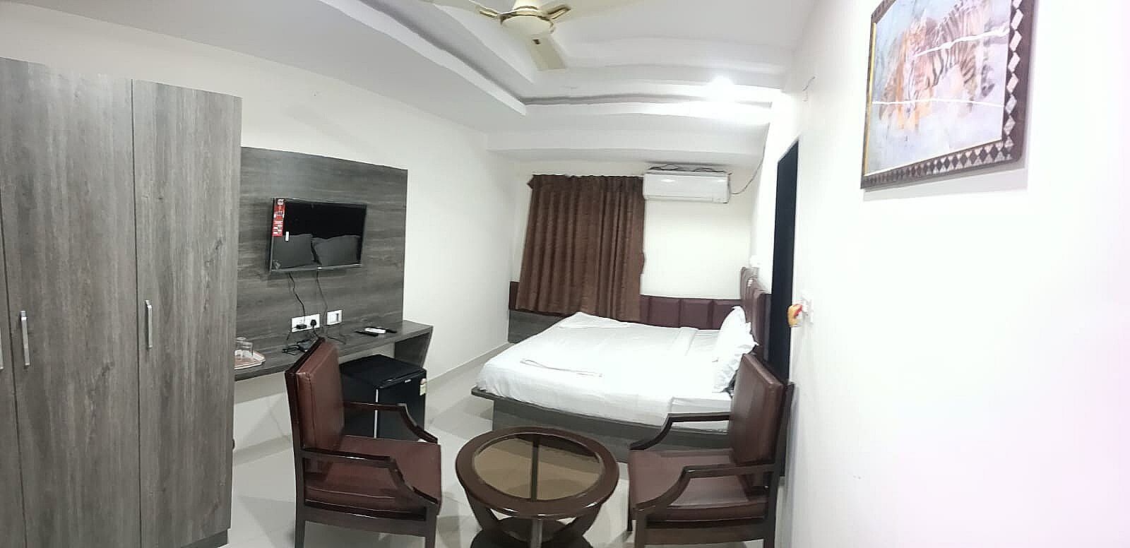 VR ASHOKA GRAND STANDARD ROOM 2