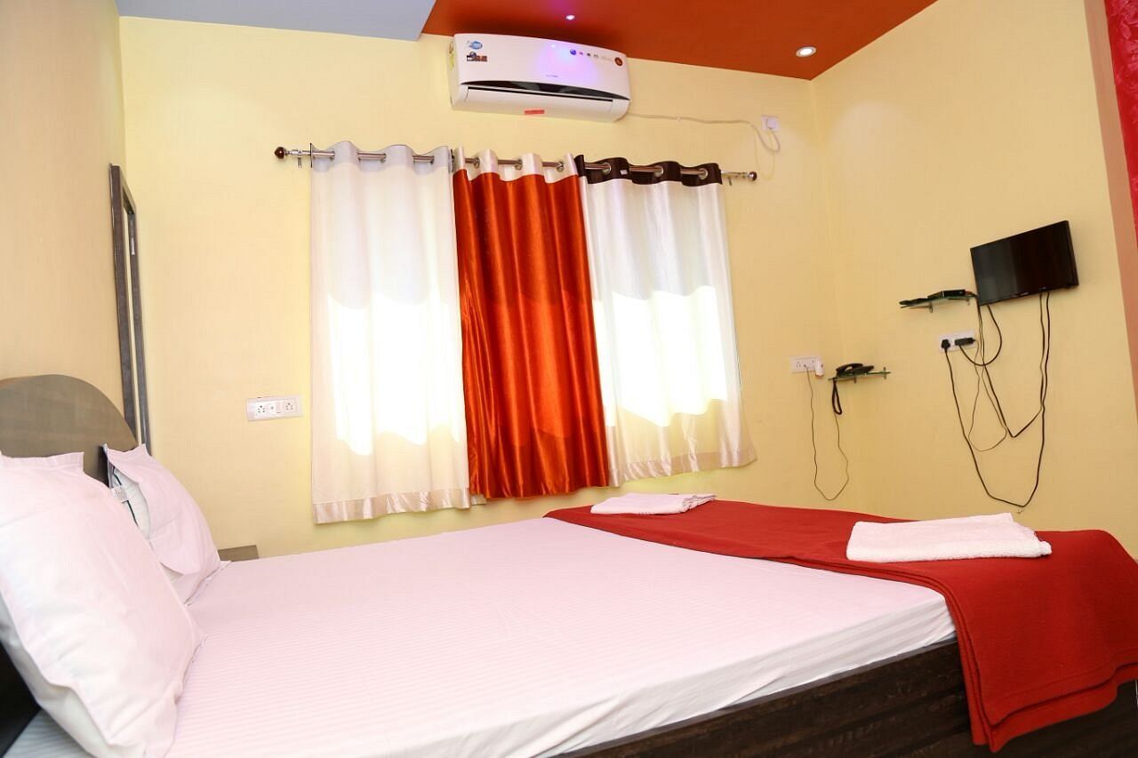 Hotel Krisha, Daman AC Deluxe Room 3