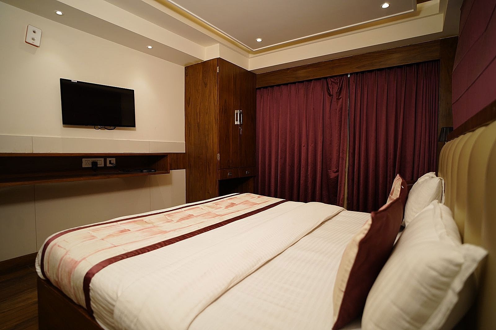 Mahaveer Shimla By Royal Collection Hotels Family Room 2