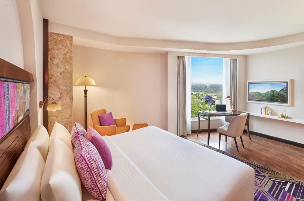 Deluxe Room King Bed