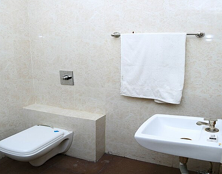 Hotel Kanchan Palace Deluxe Room 2