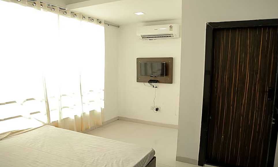 Hotel Kanchan Palace Deluxe Room 3