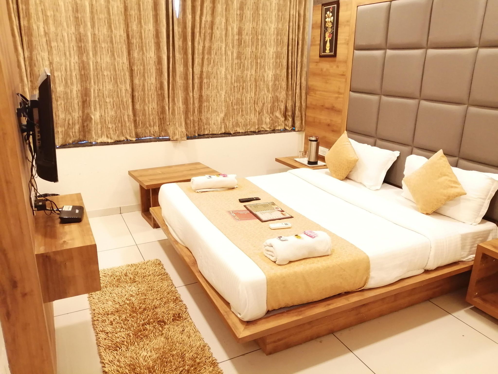 Hotel Golden City Deluxe Ac Room