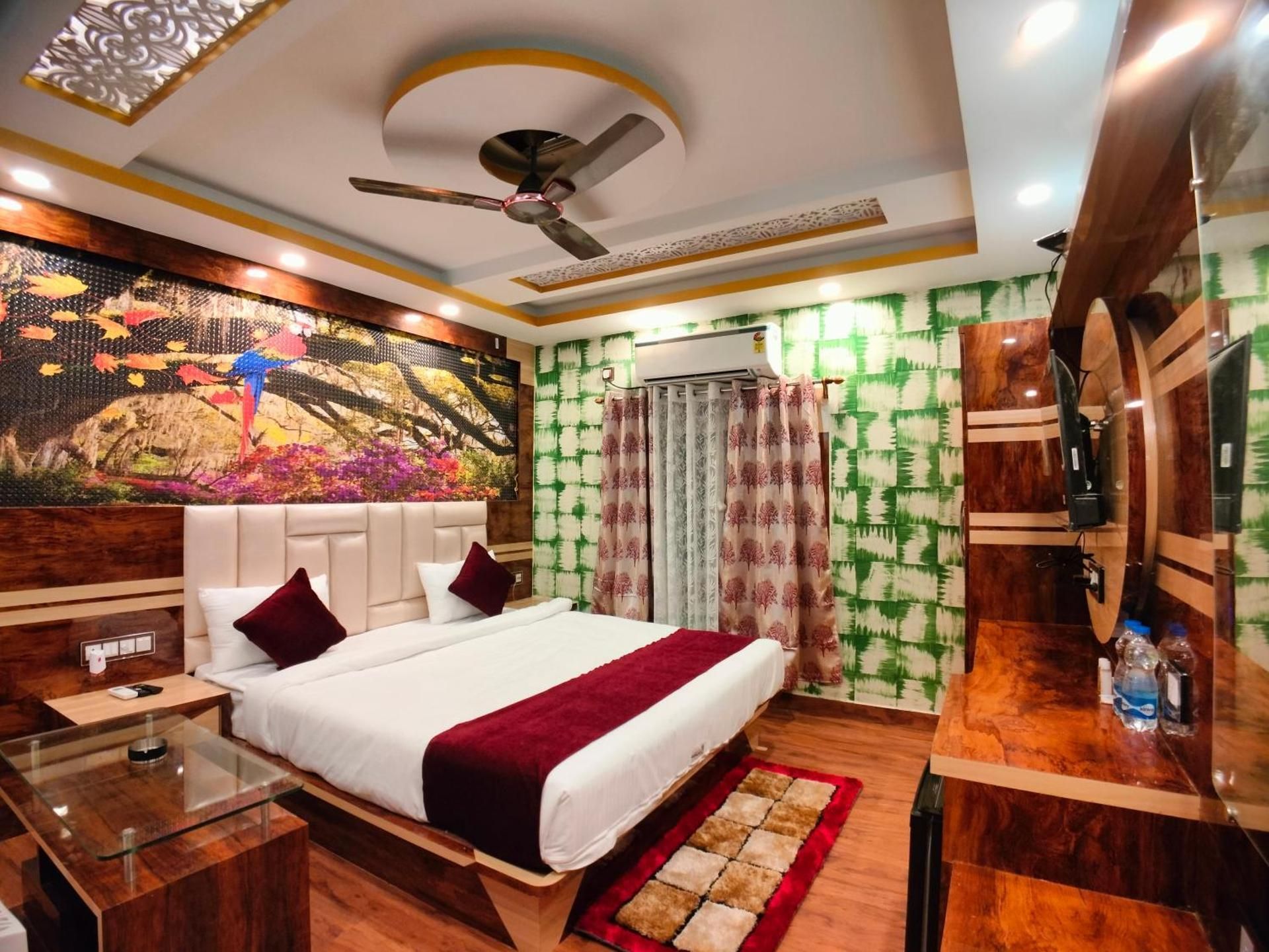 The Pelican Beach Resort Silver Room 7