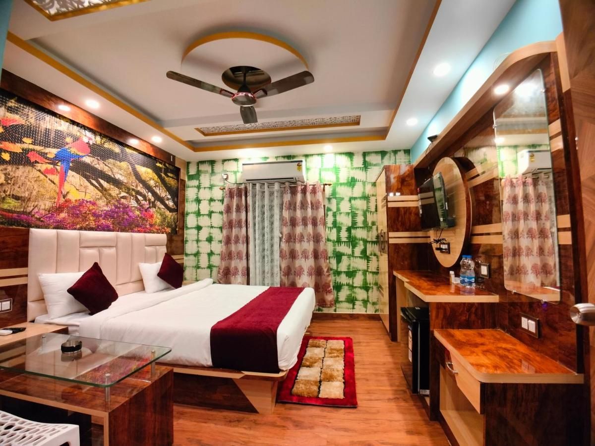 The Pelican Beach Resort Silver Room 2