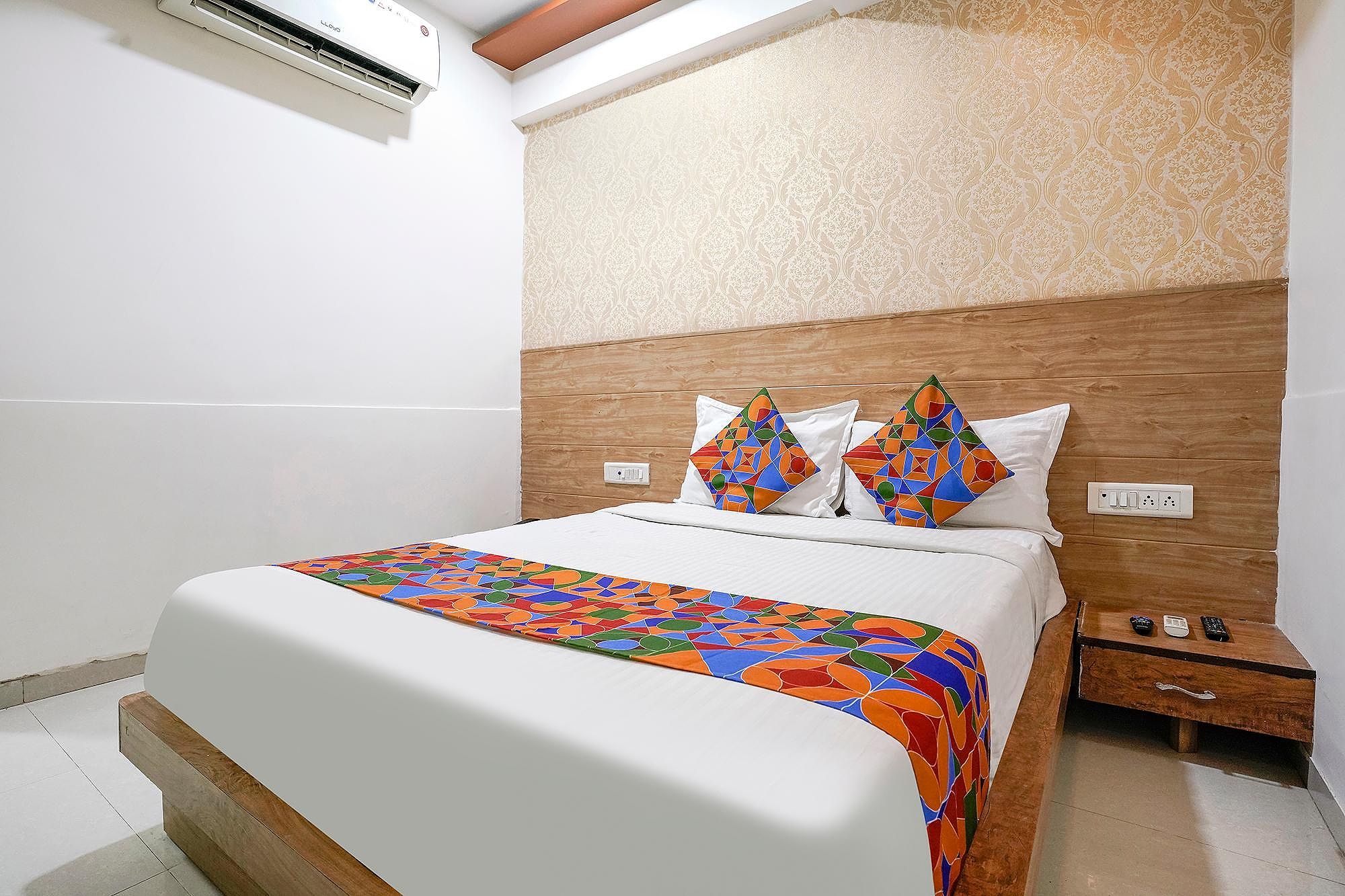  FabHotel Galaxy I Deluxe Room 3