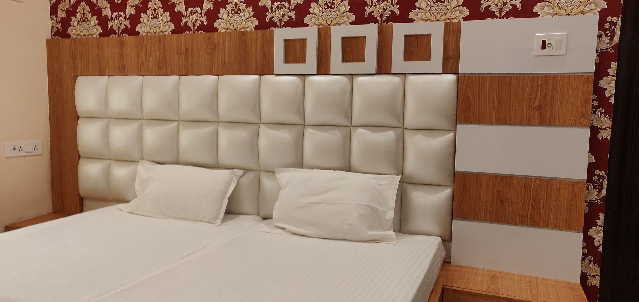 Deluxe AC Room