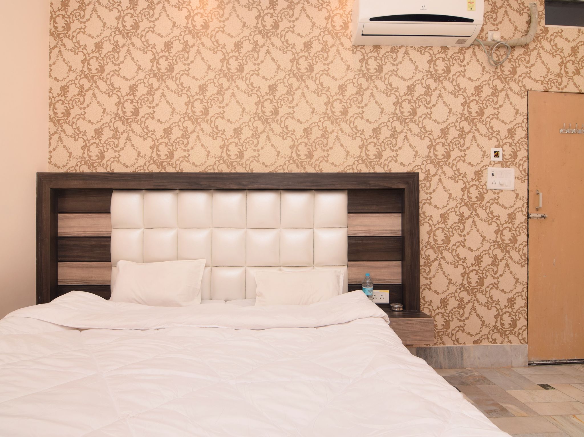 Deluxe AC Room