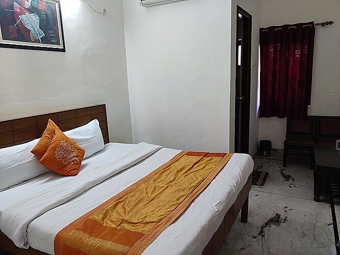 Hotel City Palace Deluxe AC Room 5