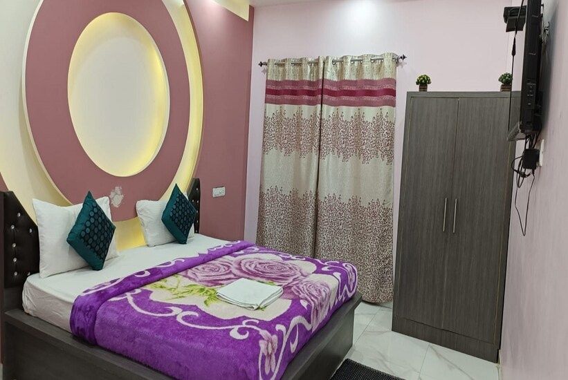 Gold Coin Hotel Standard Room 3