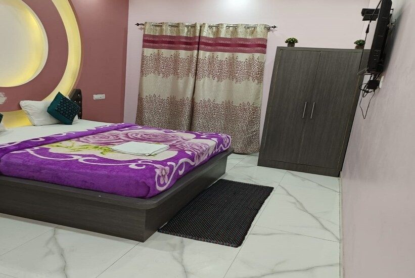 Gold Coin Hotel Standard Room 2