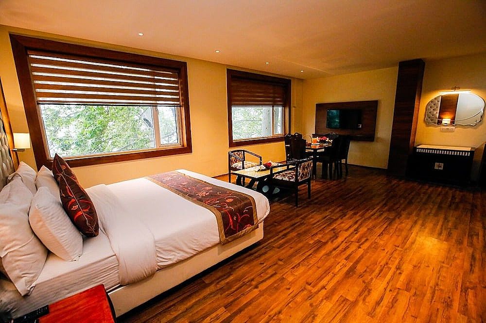 Hotel The Residency Super Deluxe Room 3