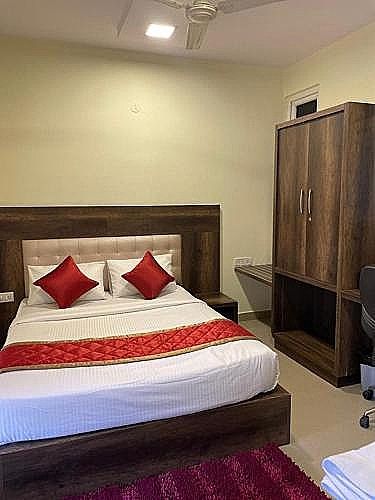 Treebo Cranberry Delight Standard Room