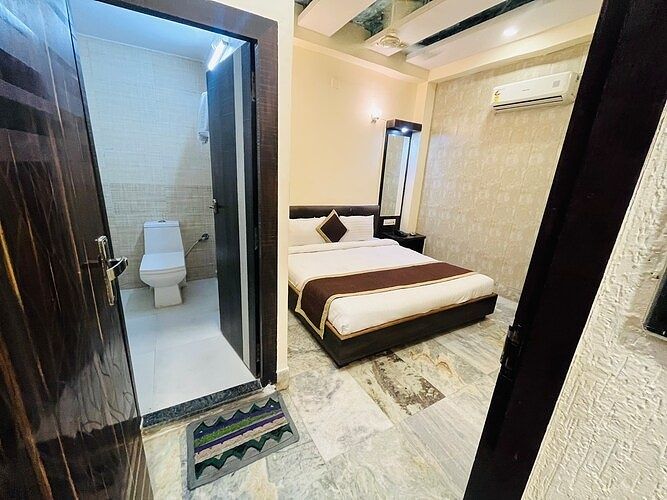 Deluxe Room Day Use12:00 PM To 4:00 PM