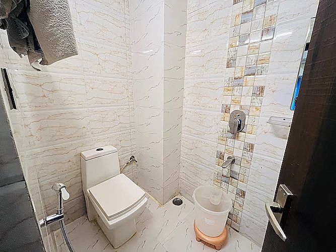 Deluxe Room Day Use12:00 PM To 4:00 PM