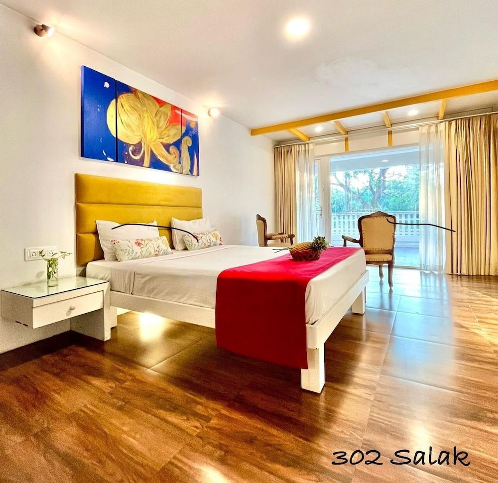 Beach Paradise Miramar Classic Double Room, 1 Queen Bed