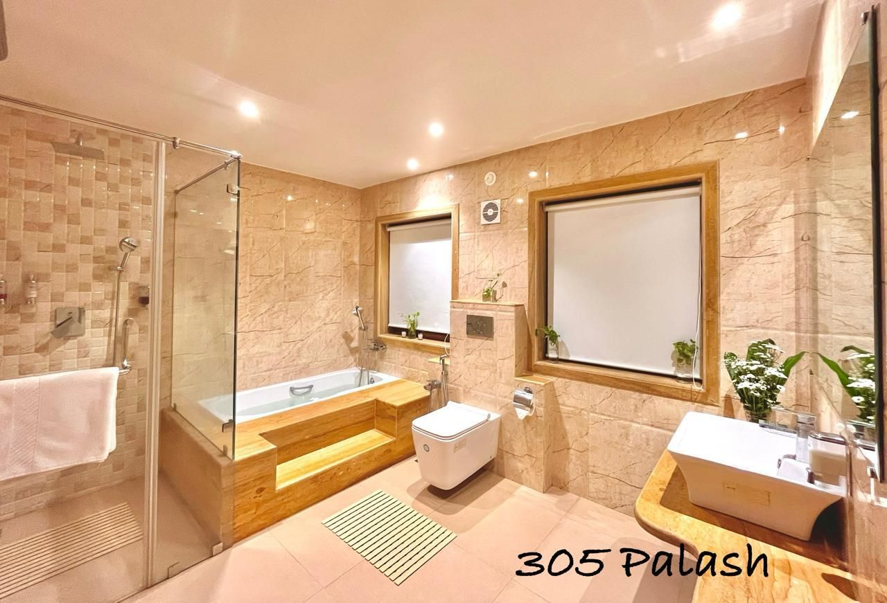 PALASH - Suite With Bathtub