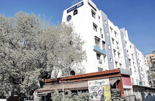 Townhouse OAK Gharonda Residency Near Sant Tukaram Nagar Metro Station