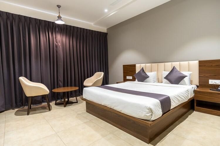 Deluxe AC Room 