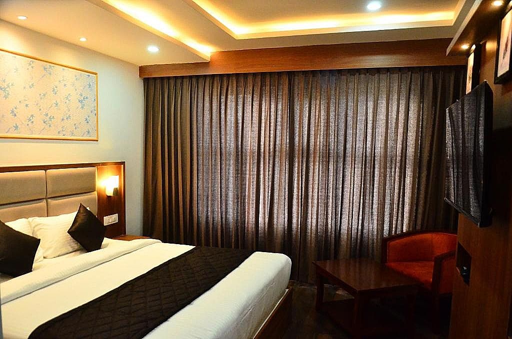 Eyrie Nest Deluxe Room 2