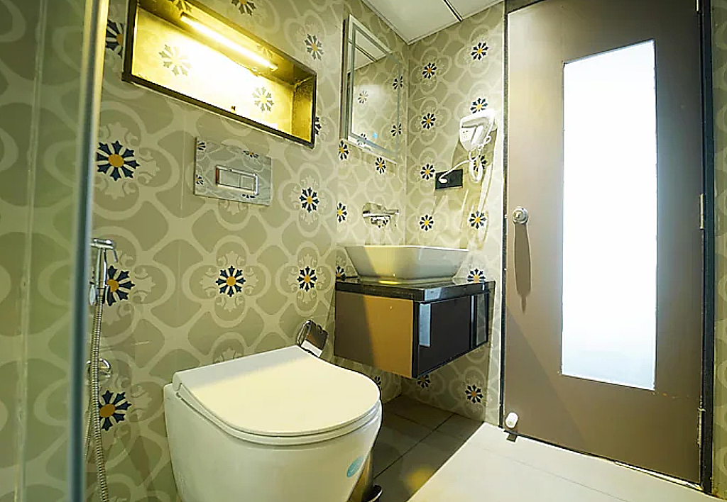 Yuvraj Le Royale 2 BED ACCORD AC 4