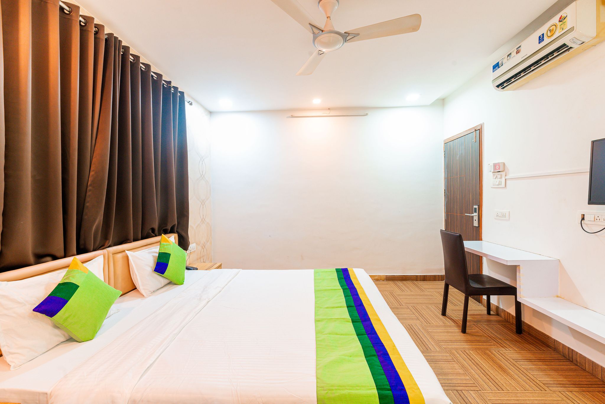 Treebo Spring Brooks, Kalyani Nagar Standard Double Room
