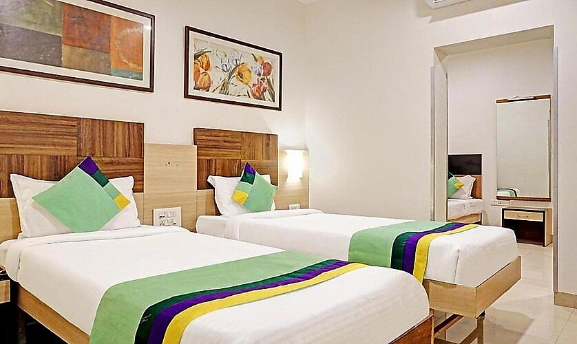 Honeymoon Suite