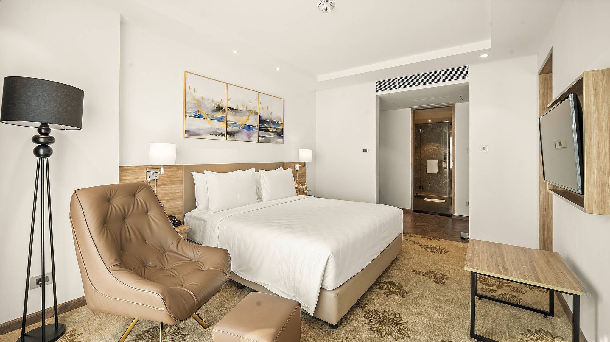 Grand Club City View