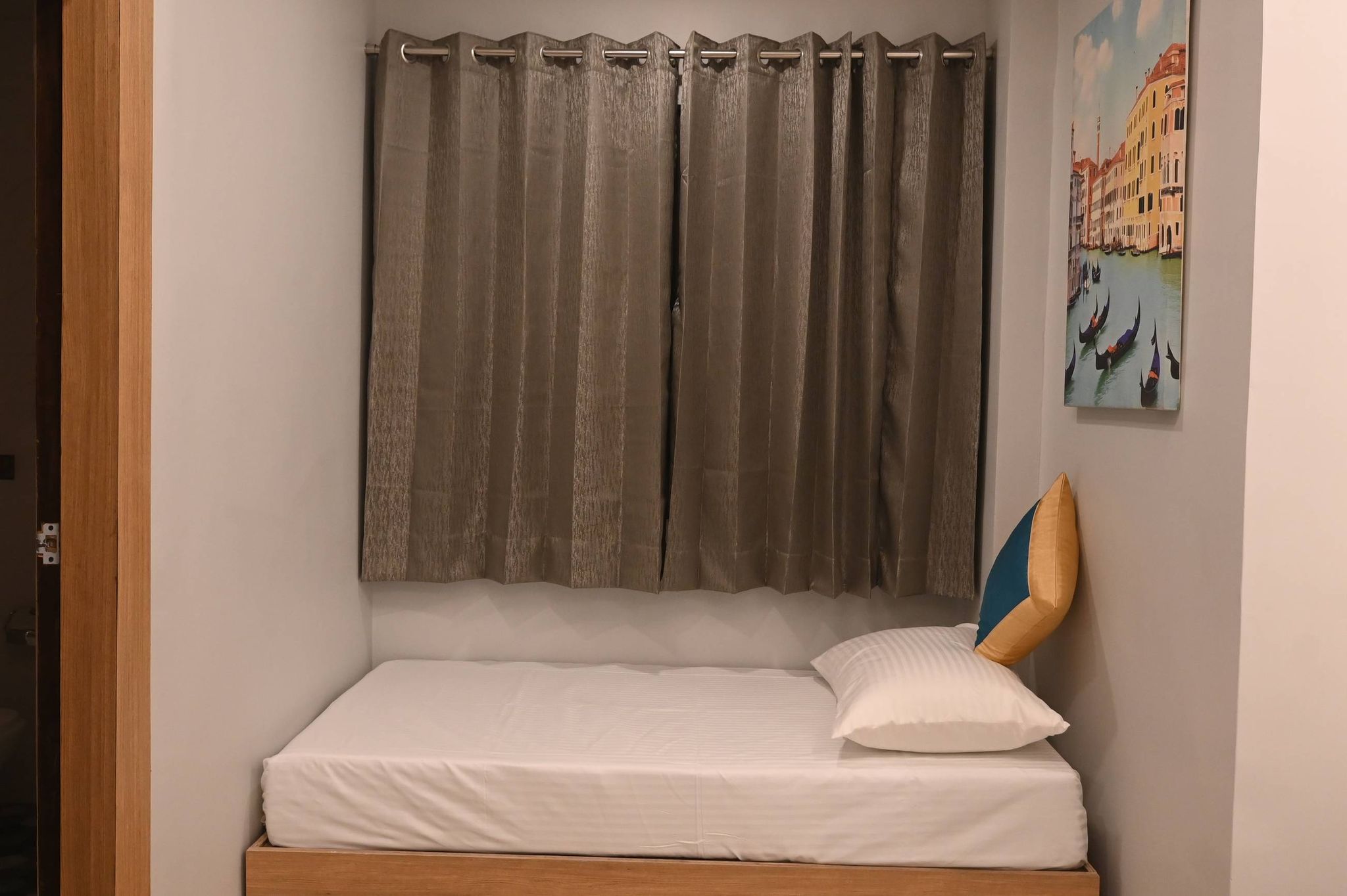 KP Hotel LLP Junior Suite 4