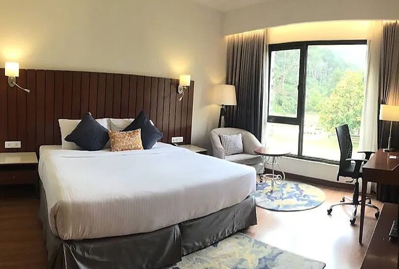 Deluxe Room King Bed