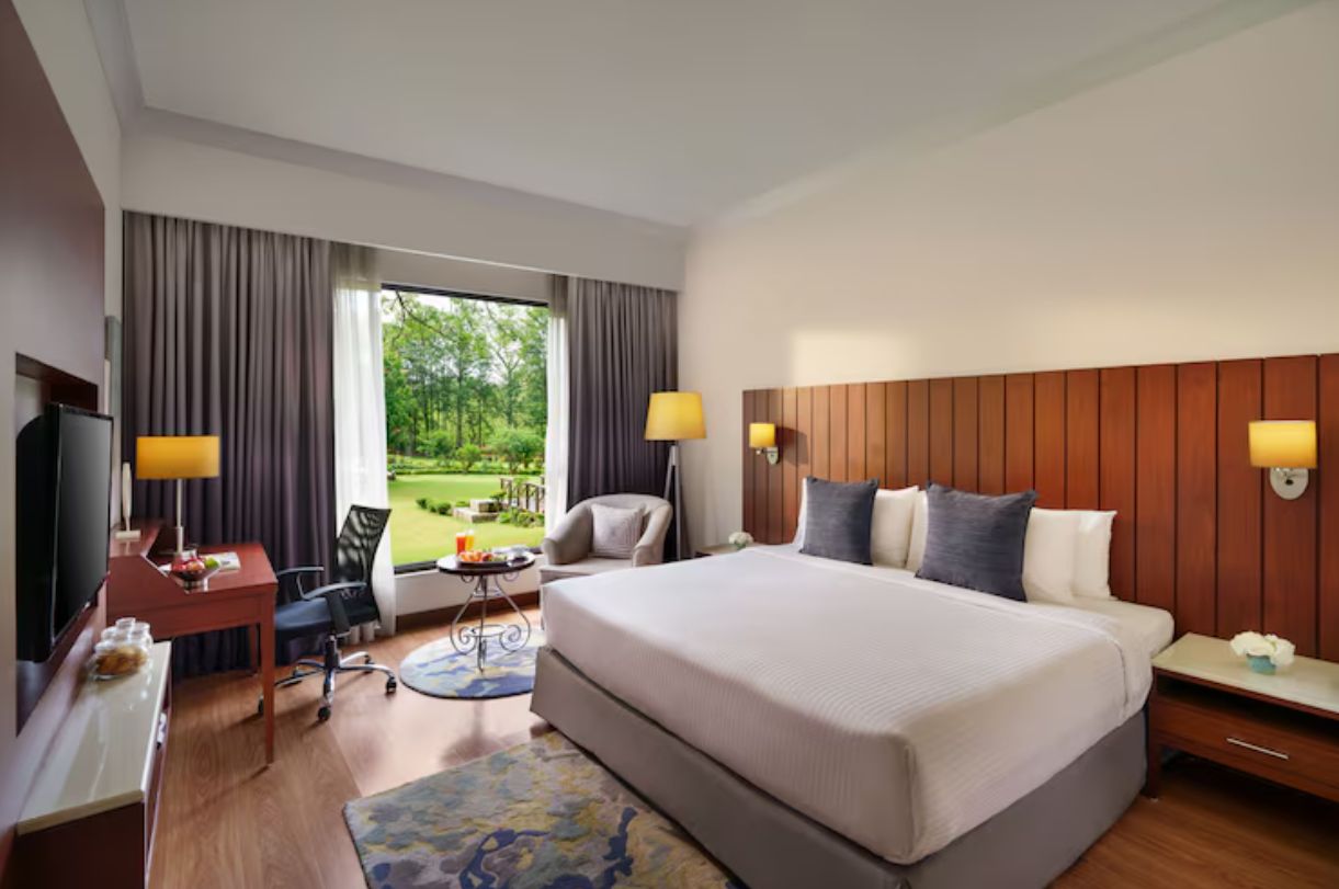 Deluxe Room King Bed