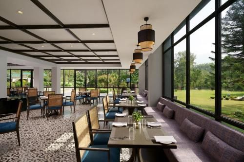 Food & Dining