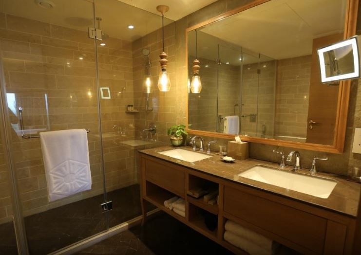 LUXURY SEA VIEW SUITE