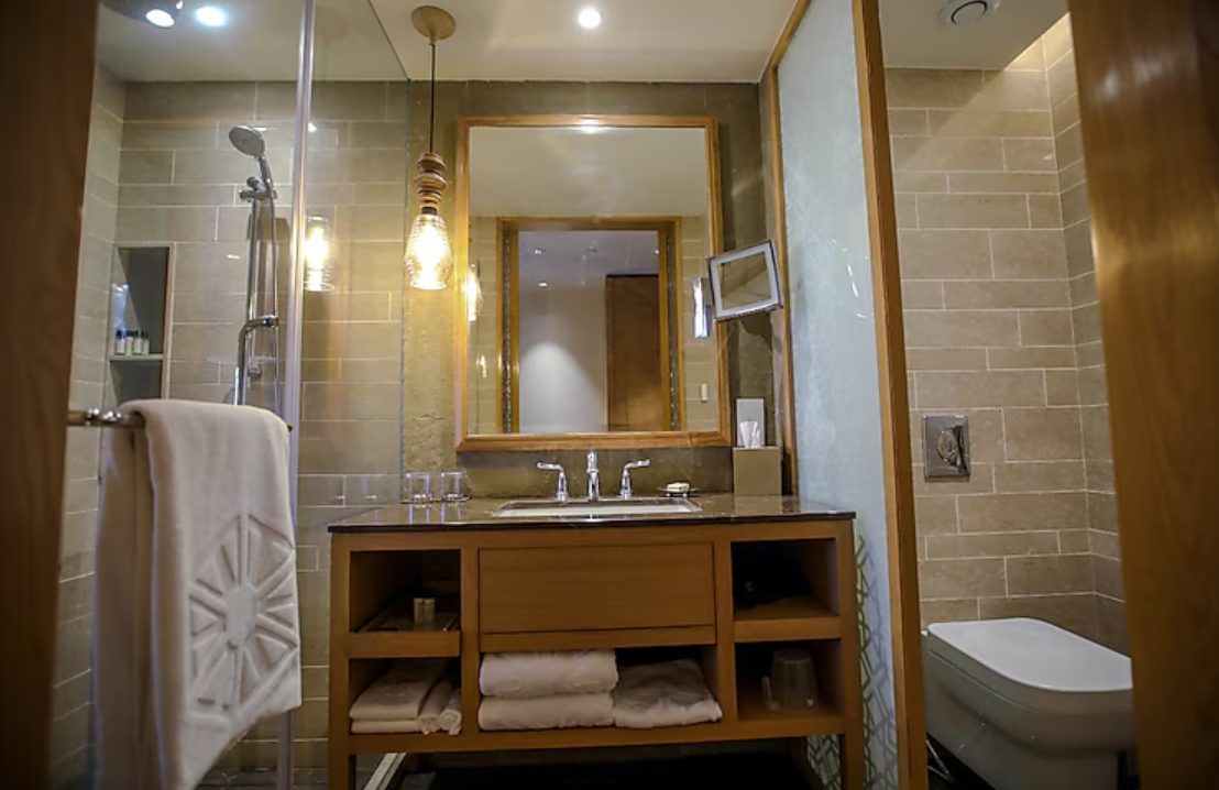 Taj Fisherman's Cove Resort & Spa SUPERIOR KING BED 4