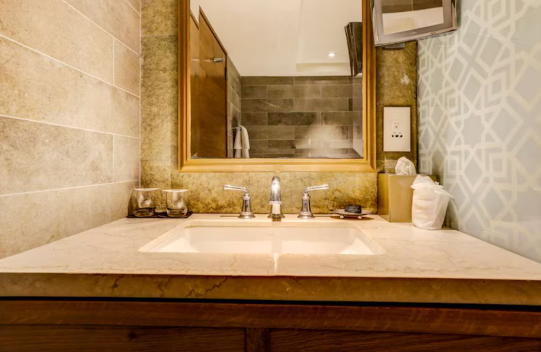 PREMIUM COTTAGE GARDEN VIEW KING BED