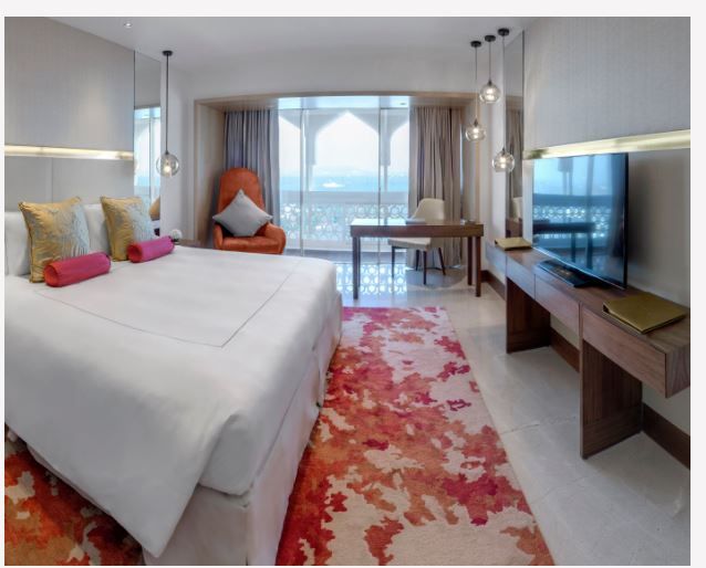 Deluxe Room Sea View King Bed 