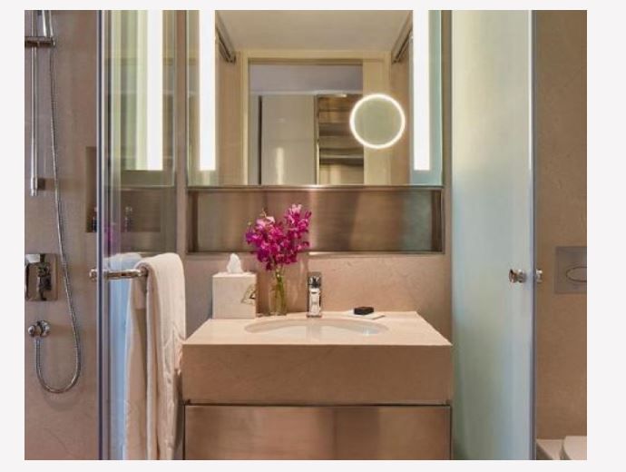 Superior Room City View King Bed 