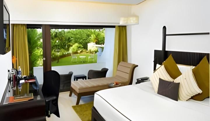 Gateway Varkala Superior Garden View Room Queen Bed 16