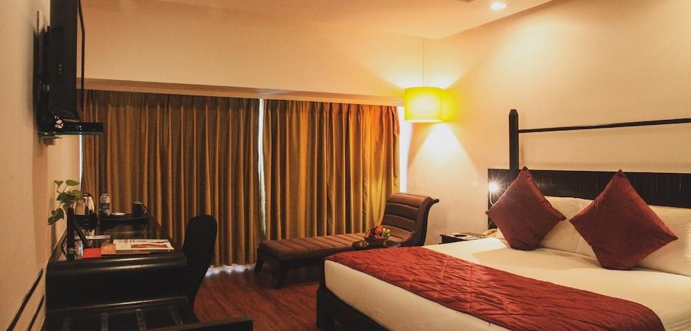 Superior Garden View Room Queen Bed