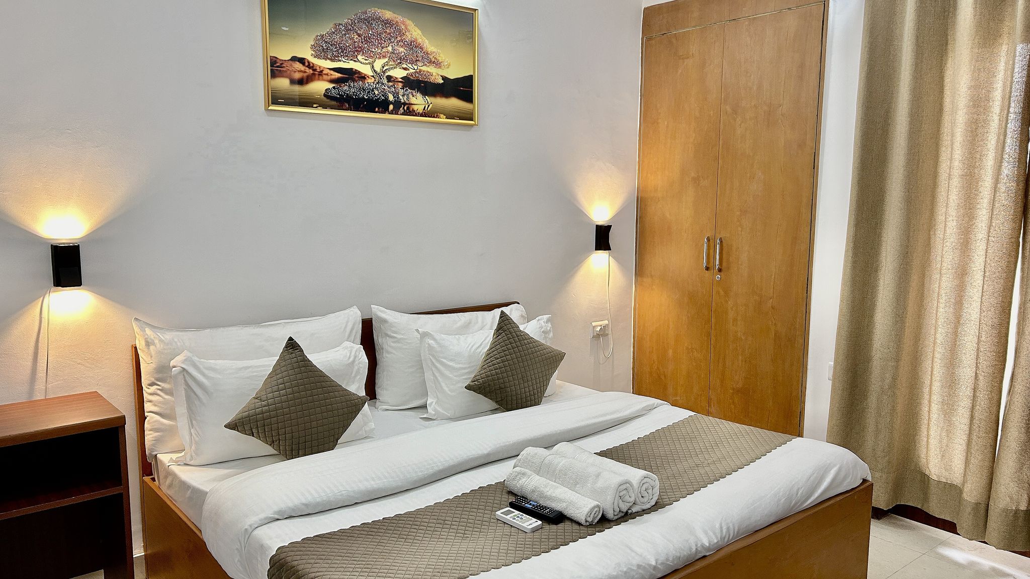 Deluxe Room with Balcony City View