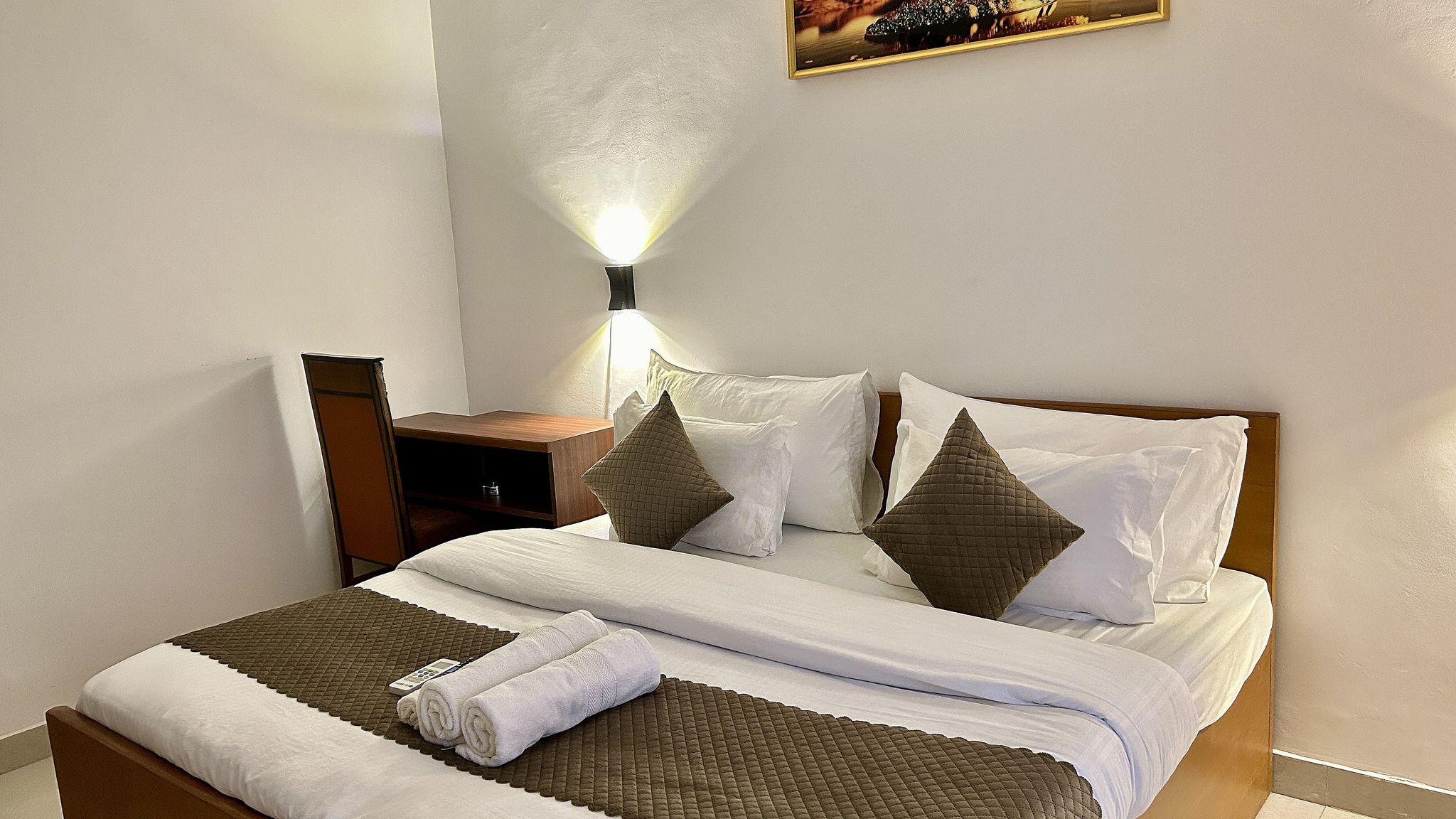 Deluxe Room with Balcony City View